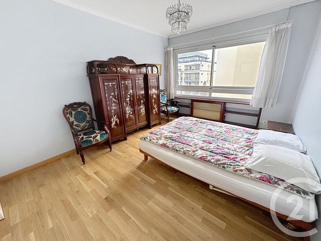 Afficher la photo en grand Appartement F3 à vendre - 3 pièces - 77.4 m2 - LYON - 69007 - RHONE-ALPES - Century 21 Le 7 De Coeur