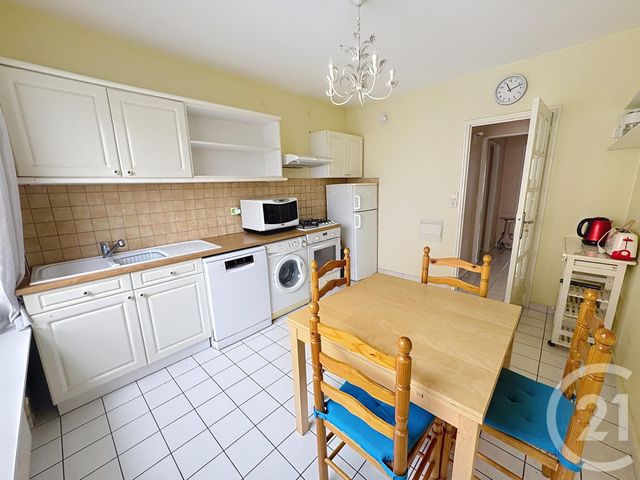 Afficher la photo en grand Appartement F3 à vendre - 3 pièces - 77.4 m2 - LYON - 69007 - RHONE-ALPES - Century 21 Le 7 De Coeur