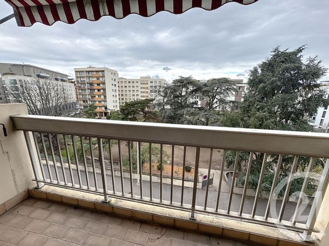 Afficher la photo en grand Appartement F3 à vendre - 3 pièces - 77.4 m2 - LYON - 69007 - RHONE-ALPES - Century 21 Le 7 De Coeur