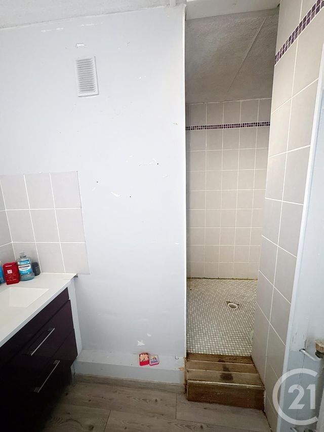 Appartement F5 à vendre - 5 pièces - 84.94 m2 - LYON - 69007 - RHONE-ALPES - Century 21 Le 7 De Coeur