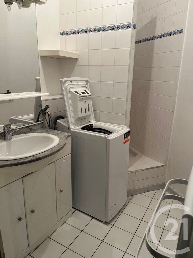 Appartement F2 à vendre - 2 pièces - 46.32 m2 - LYON - 69007 - RHONE-ALPES - Century 21 Le 7 De Coeur