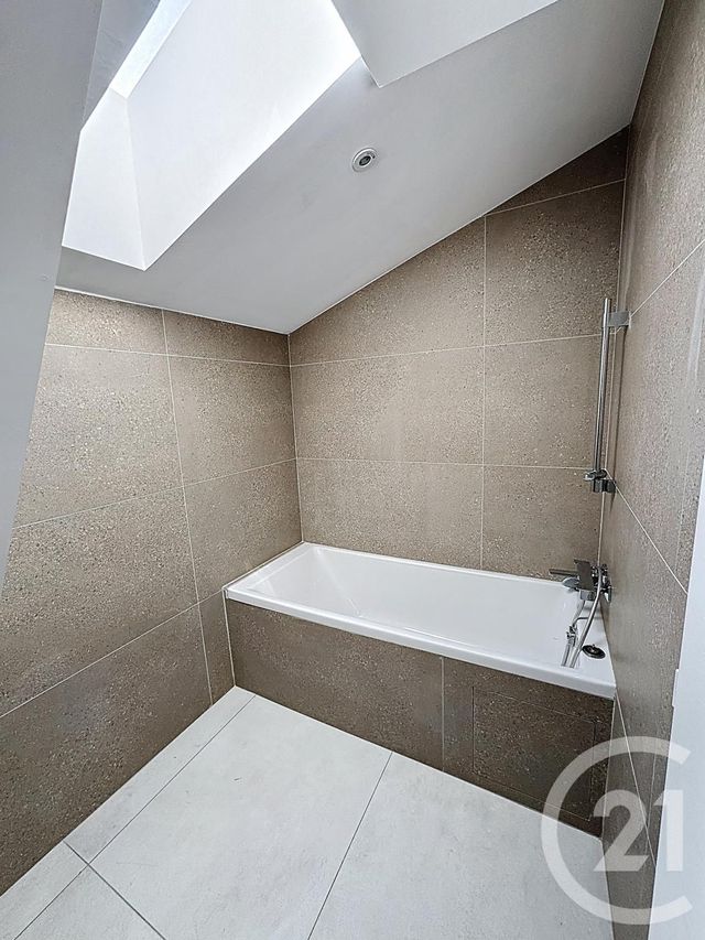 Appartement Duplex à vendre - 4 pièces - 125.7 m2 - STE FOY LES LYON - 69 - RHONE-ALPES - Century 21 Le 7 De Coeur