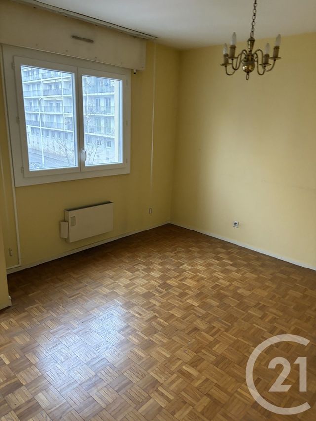 Appartement F5 à vendre - 5 pièces - 99.9 m2 - LYON - 69007 - RHONE-ALPES - Century 21 Le 7 De Coeur