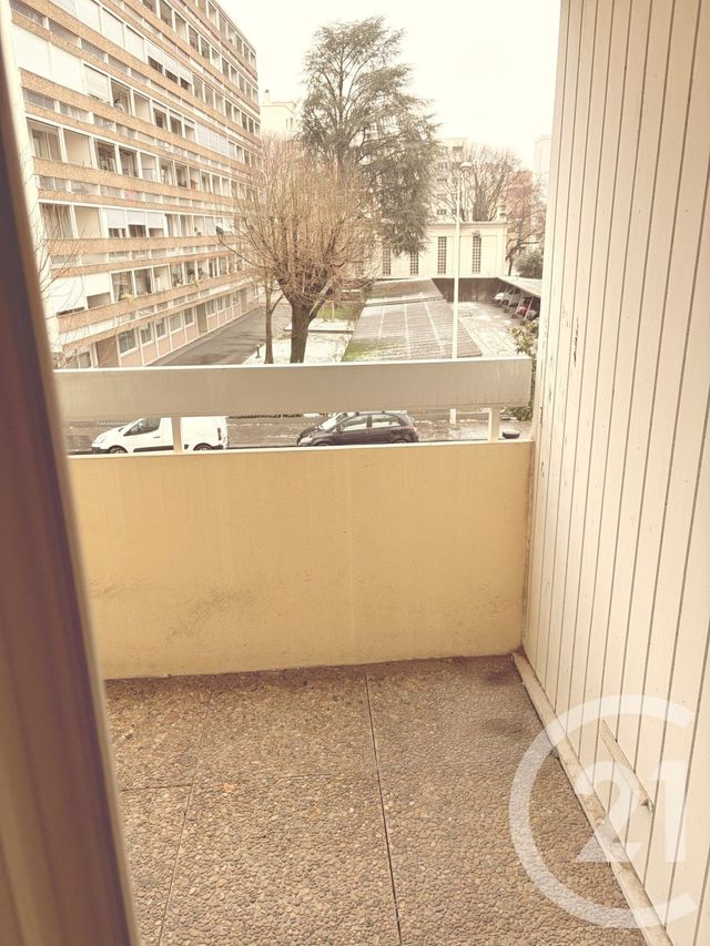 Appartement F5 à vendre - 5 pièces - 99.9 m2 - LYON - 69007 - RHONE-ALPES - Century 21 Le 7 De Coeur