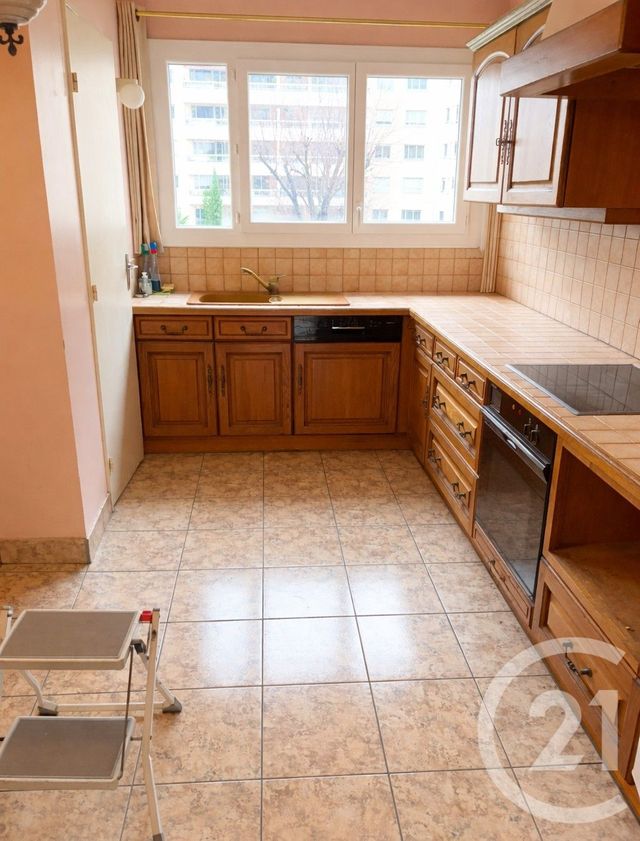 Appartement F5 à vendre - 5 pièces - 99.9 m2 - LYON - 69007 - RHONE-ALPES - Century 21 Le 7 De Coeur