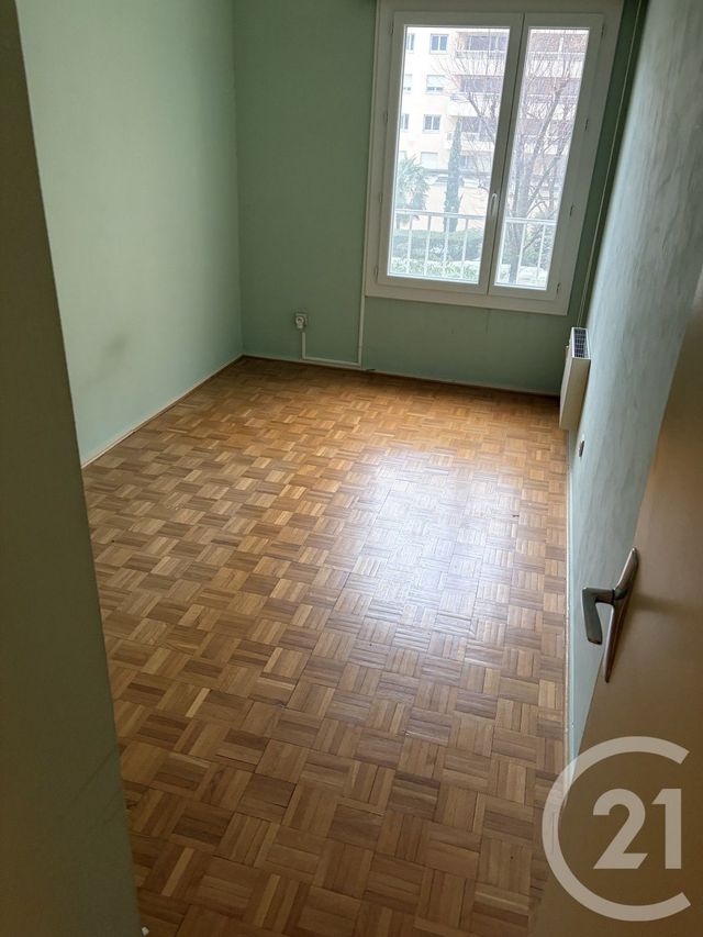 Appartement F5 à vendre - 5 pièces - 99.9 m2 - LYON - 69007 - RHONE-ALPES - Century 21 Le 7 De Coeur