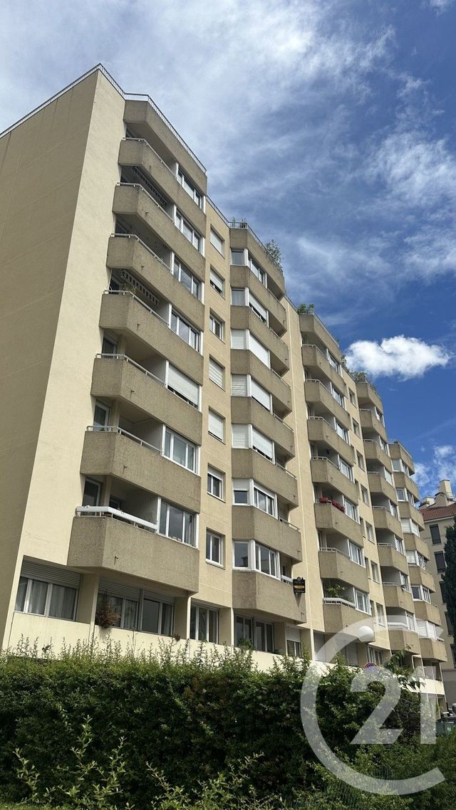 Appartement F5 à vendre - 5 pièces - 99.9 m2 - LYON - 69007 - RHONE-ALPES - Century 21 Le 7 De Coeur