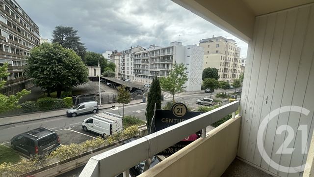 Appartement F5 à vendre - 5 pièces - 99.9 m2 - LYON - 69007 - RHONE-ALPES - Century 21 Le 7 De Coeur