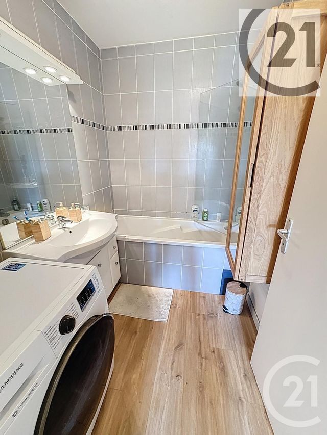 Appartement F3 à vendre - 3 pièces - 60.37 m2 - LYON - 69009 - RHONE-ALPES - Century 21 Le 7 De Coeur