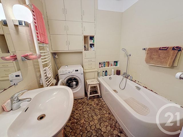 Appartement F4 à vendre - 3 pièces - 90.09 m2 - LYON - 69008 - RHONE-ALPES - Century 21 Le 7 De Coeur