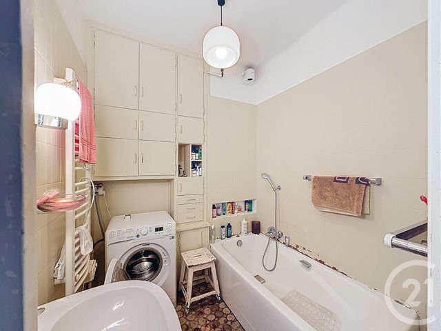 Appartement F4 à vendre - 3 pièces - 90.09 m2 - LYON - 69008 - RHONE-ALPES - Century 21 Le 7 De Coeur