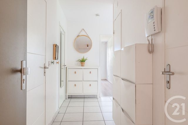 Appartement F4 à vendre - 4 pièces - 82.14 m2 - LYON - 69007 - RHONE-ALPES - Century 21 Le 7 De Coeur