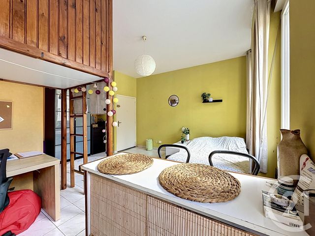 Appartement Studio à vendre - 1 pièce - 23.76 m2 - LYON - 69007 - RHONE-ALPES - Century 21 Le 7 De Coeur