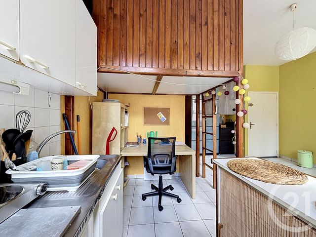 Appartement Studio à vendre - 1 pièce - 23.76 m2 - LYON - 69007 - RHONE-ALPES - Century 21 Le 7 De Coeur