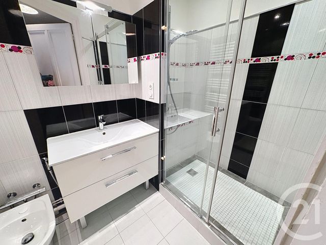 Appartement F2 à vendre - 2 pièces - 51.52 m2 - LYON - 69007 - RHONE-ALPES - Century 21 Le 7 De Coeur