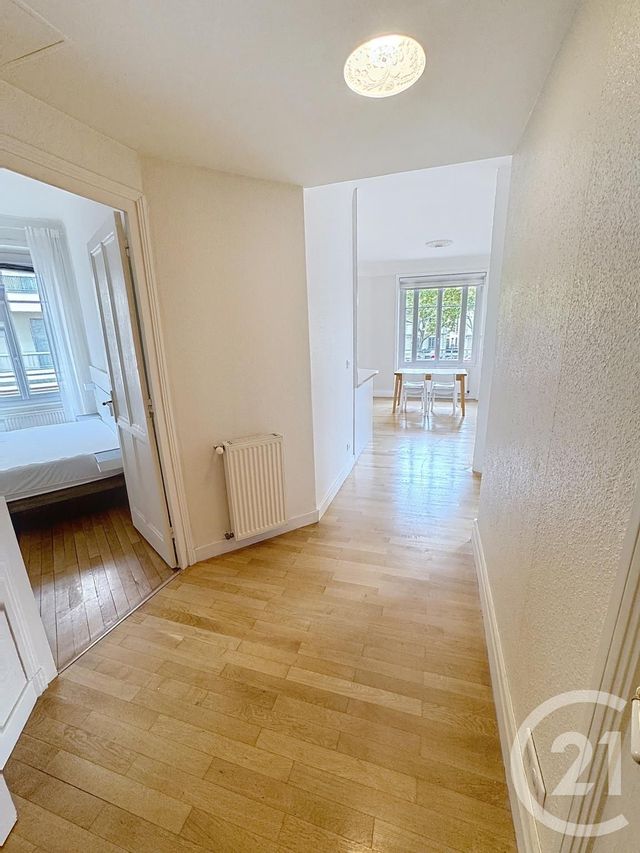 Appartement F2 à vendre - 2 pièces - 51.52 m2 - LYON - 69007 - RHONE-ALPES - Century 21 Le 7 De Coeur