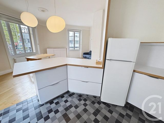 Appartement F2 à vendre - 2 pièces - 51.52 m2 - LYON - 69007 - RHONE-ALPES - Century 21 Le 7 De Coeur