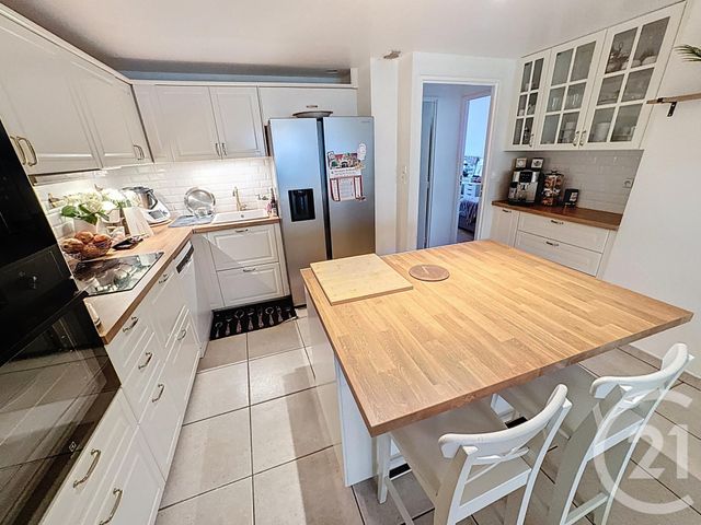 Appartement F4 à vendre - 4 pièces - 88.23 m2 - LYON - 69007 - RHONE-ALPES - Century 21 Le 7 De Coeur