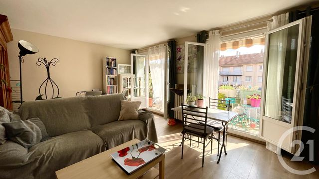 Appartement T2 à vendre - 2 pièces - 54.0 m2 - VILLEURBANNE - 69 - RHONE-ALPES - Century 21 Le 7 De Coeur