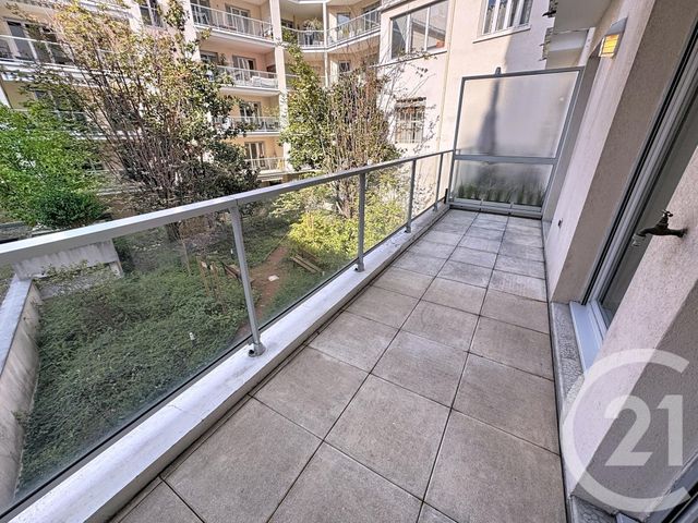 Appartement F2 à vendre - 2 pièces - 34.2 m2 - LYON - 69007 - RHONE-ALPES - Century 21 Le 7 De Coeur