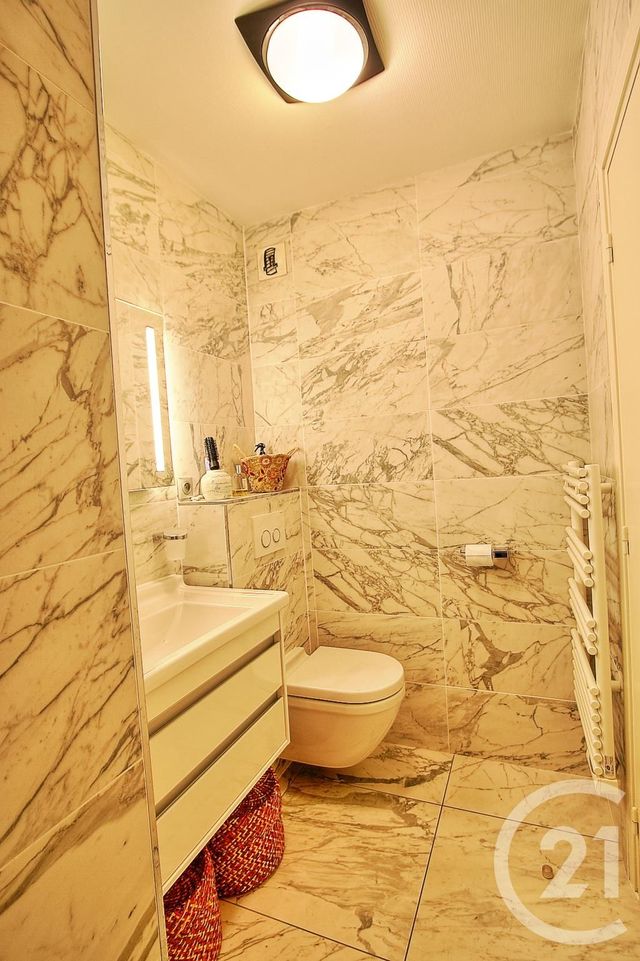 Appartement F5 à vendre - 5 pièces - 113.08 m2 - LYON - 69007 - RHONE-ALPES - Century 21 Le 7 De Coeur