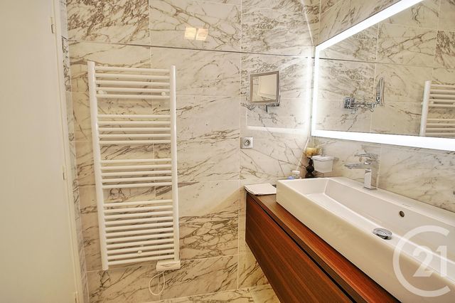 Appartement F5 à vendre - 5 pièces - 113.08 m2 - LYON - 69007 - RHONE-ALPES - Century 21 Le 7 De Coeur