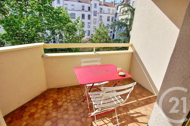 Appartement F5 à vendre - 5 pièces - 113.08 m2 - LYON - 69007 - RHONE-ALPES - Century 21 Le 7 De Coeur