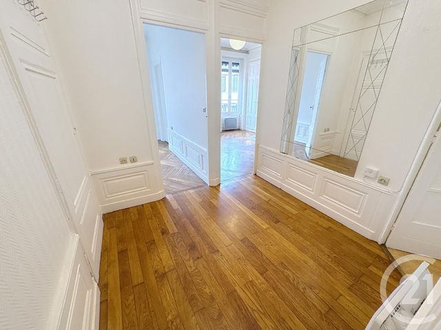 Afficher la photo en grand Appartement F2 à vendre - 2 pièces - 42.46 m2 - LYON - 69001 - RHONE-ALPES - Century 21 Le 7 De Coeur
