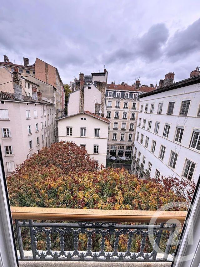 Afficher la photo en grand Appartement F2 à vendre - 2 pièces - 42.46 m2 - LYON - 69001 - RHONE-ALPES - Century 21 Le 7 De Coeur