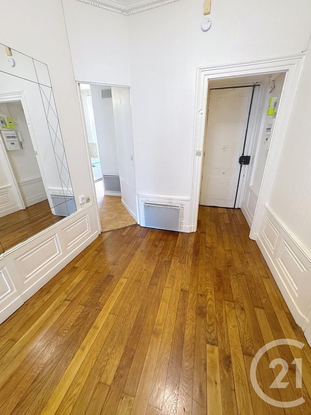 Afficher la photo en grand Appartement F2 à vendre - 2 pièces - 42.46 m2 - LYON - 69001 - RHONE-ALPES - Century 21 Le 7 De Coeur
