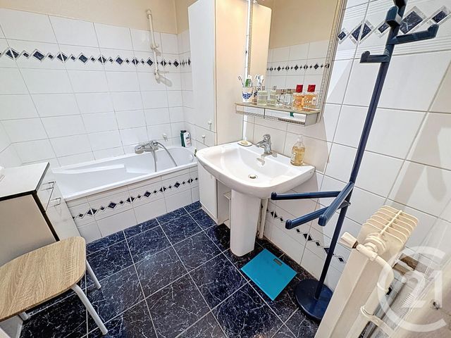 Appartement F4 à vendre - 4 pièces - 87.1 m2 - LYON - 69007 - RHONE-ALPES - Century 21 Le 7 De Coeur