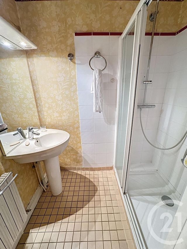 Appartement F6 à vendre - 7 pièces - 184.35 m2 - LYON - 69007 - RHONE-ALPES - Century 21 Le 7 De Coeur