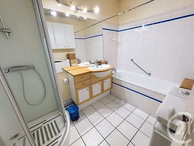 Appartement F3 à vendre - 3 pièces - 71.51 m2 - LYON - 69003 - RHONE-ALPES - Century 21 Le 7 De Coeur