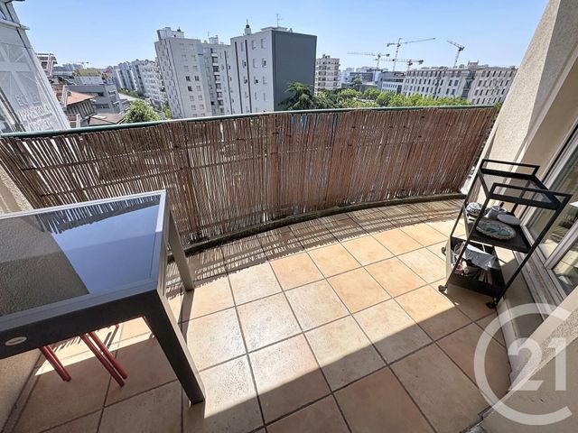 Appartement F3 à vendre - 3 pièces - 67.37 m2 - LYON - 69008 - RHONE-ALPES - Century 21 Le 7 De Coeur