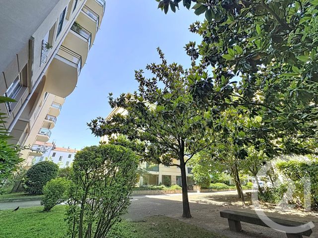 Appartement F3 à vendre - 3 pièces - 67.37 m2 - LYON - 69008 - RHONE-ALPES - Century 21 Le 7 De Coeur