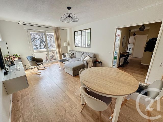 Appartement à vendre - 3 pièces - 67.28 m2 - LYON - 69007 - RHONE-ALPES - Century 21 Le 7 De Coeur