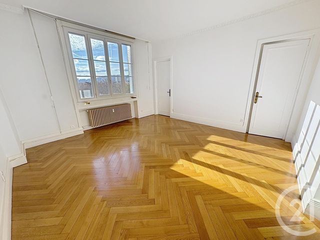 Appartement F2 à vendre - 2 pièces - 68.0 m2 - LYON - 69007 - RHONE-ALPES - Century 21 Le 7 De Coeur
