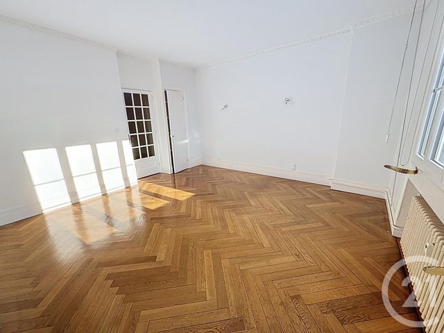 Appartement F2 à vendre - 2 pièces - 68.0 m2 - LYON - 69007 - RHONE-ALPES - Century 21 Le 7 De Coeur