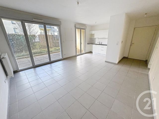 Appartement F3 à vendre - 3 pièces - 61.75 m2 - DECINES CHARPIEU - 69 - RHONE-ALPES - Century 21 Le 7 De Coeur