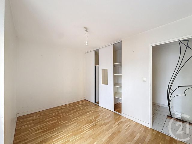 Appartement F3 bis à vendre - 3 pièces - 86.7 m2 - LYON - 69007 - RHONE-ALPES - Century 21 Le 7 De Coeur