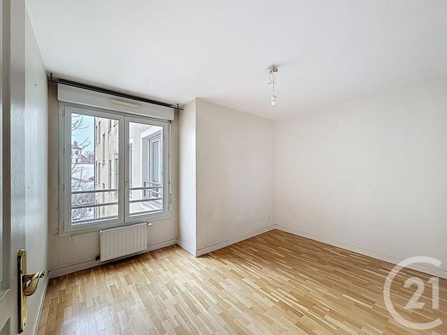 Appartement F3 bis à vendre - 3 pièces - 86.7 m2 - LYON - 69007 - RHONE-ALPES - Century 21 Le 7 De Coeur