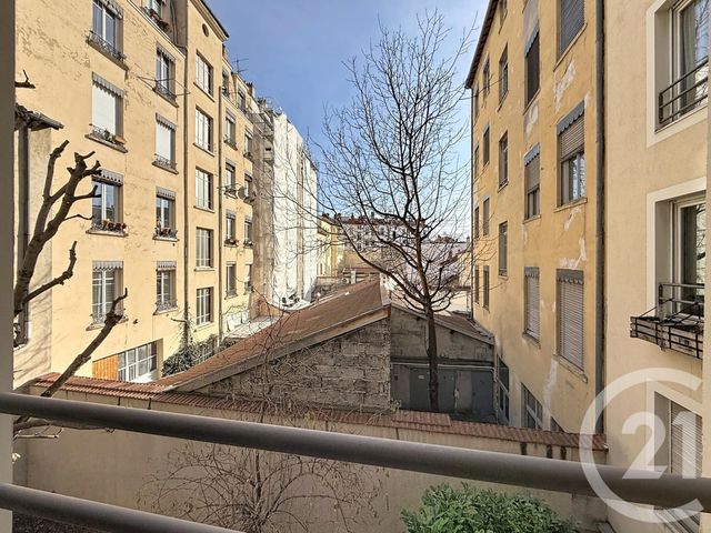 Appartement F3 bis à vendre - 3 pièces - 85.22 m2 - LYON - 69007 - RHONE-ALPES - Century 21 Le 7 De Coeur