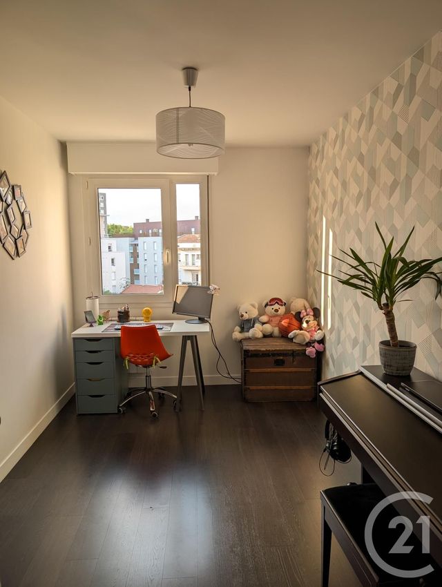 Appartement F3 à vendre - 3 pièces - 77.79 m2 - LYON - 69007 - RHONE-ALPES - Century 21 Le 7 De Coeur