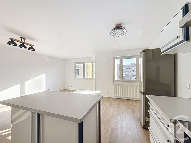 Appartement F3 à vendre - 3 pièces - 77.79 m2 - LYON - 69007 - RHONE-ALPES - Century 21 Le 7 De Coeur
