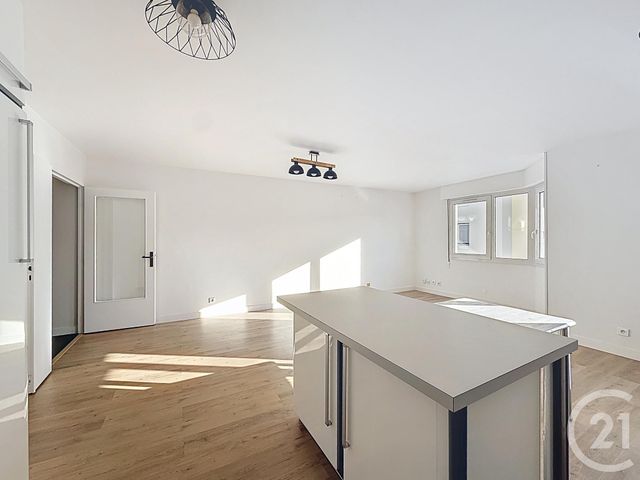 Appartement F3 à vendre - 3 pièces - 77.79 m2 - LYON - 69007 - RHONE-ALPES - Century 21 Le 7 De Coeur