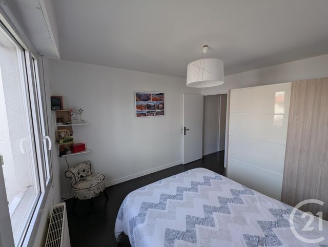 Appartement F3 à vendre - 3 pièces - 77.79 m2 - LYON - 69007 - RHONE-ALPES - Century 21 Le 7 De Coeur