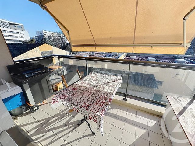 Appartement F3 à vendre - 3 pièces - 70.0 m2 - LYON - 69007 - RHONE-ALPES - Century 21 Le 7 De Coeur