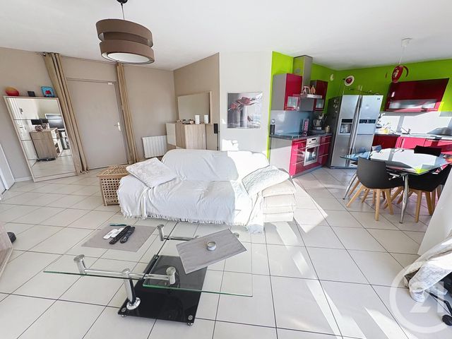 Appartement F3 à vendre - 3 pièces - 70.0 m2 - LYON - 69007 - RHONE-ALPES - Century 21 Le 7 De Coeur