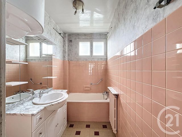 Appartement F4 à vendre - 4 pièces - 64.74 m2 - LYON - 69003 - RHONE-ALPES - Century 21 Le 7 De Coeur