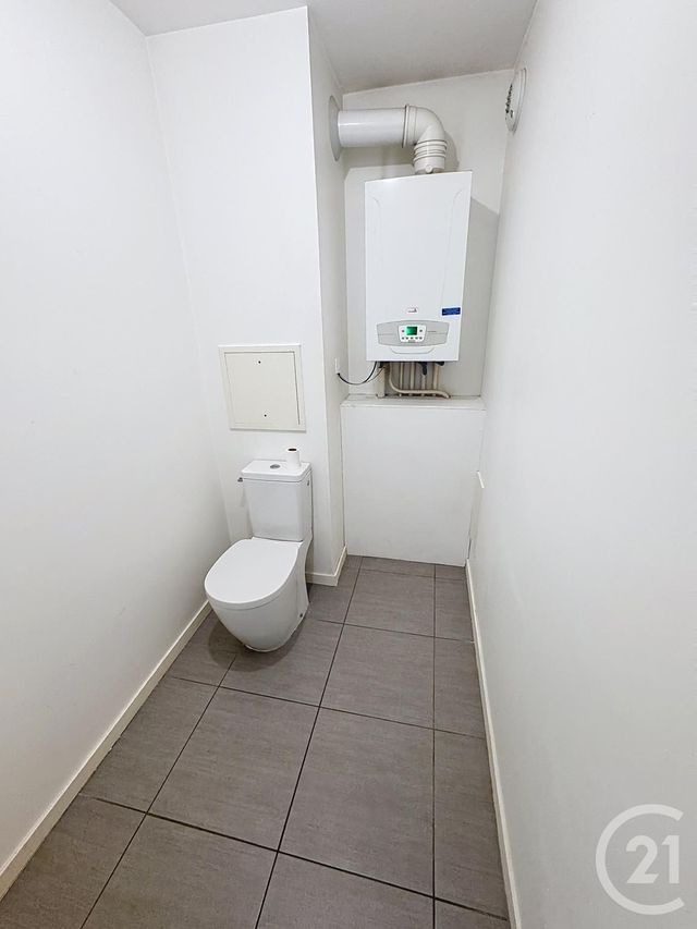 Appartement F2 à vendre - 2 pièces - 42.4 m2 - LYON - 69007 - RHONE-ALPES - Century 21 Le 7 De Coeur